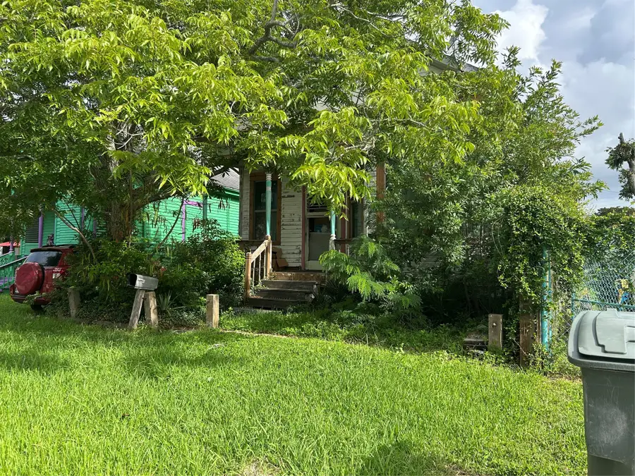 3910 Avenue O 1/2 #1/2, Galveston, TX 77550 - #2