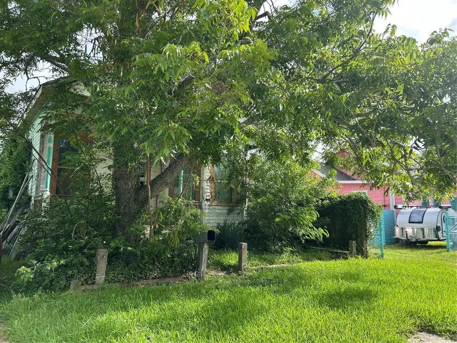 3910 Avenue O 1/2 #1/2, Galveston, TX 77550 - #3