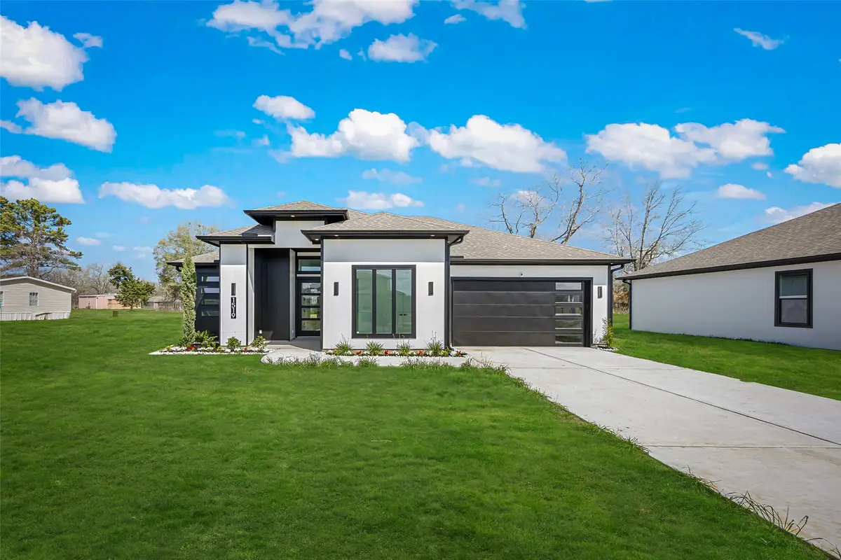 1519 Waco St, Dayton, TX 77535 - #1