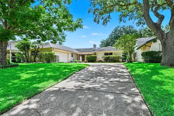 3415 W Creek Club Drive, Missouri City, TX 77459