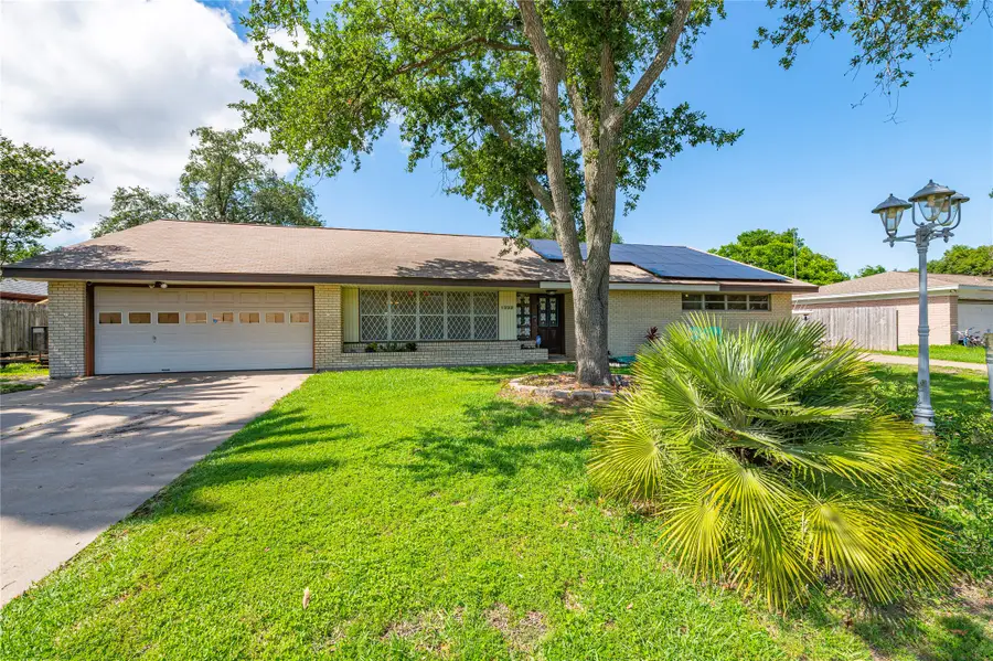 1222 24th Avenue N, Texas City, TX 77590 - #3