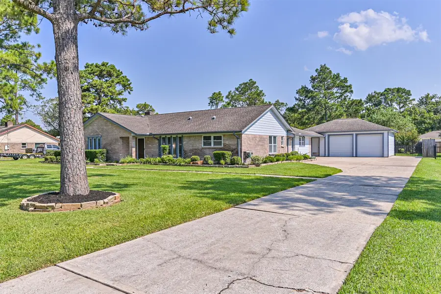 803 Greenbriar Avenue, Friendswood, TX 77546 - #3