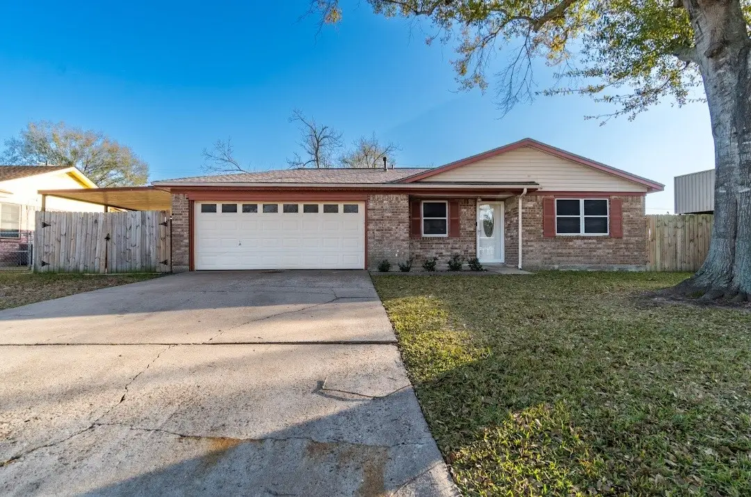 513 Catalpa, Angleton, TX 77515 - #1