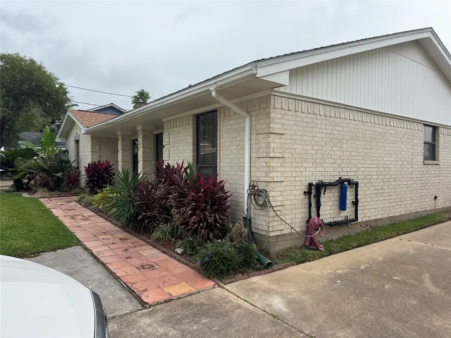 4126 17th Street N, Texas City, TX 77590 - #2