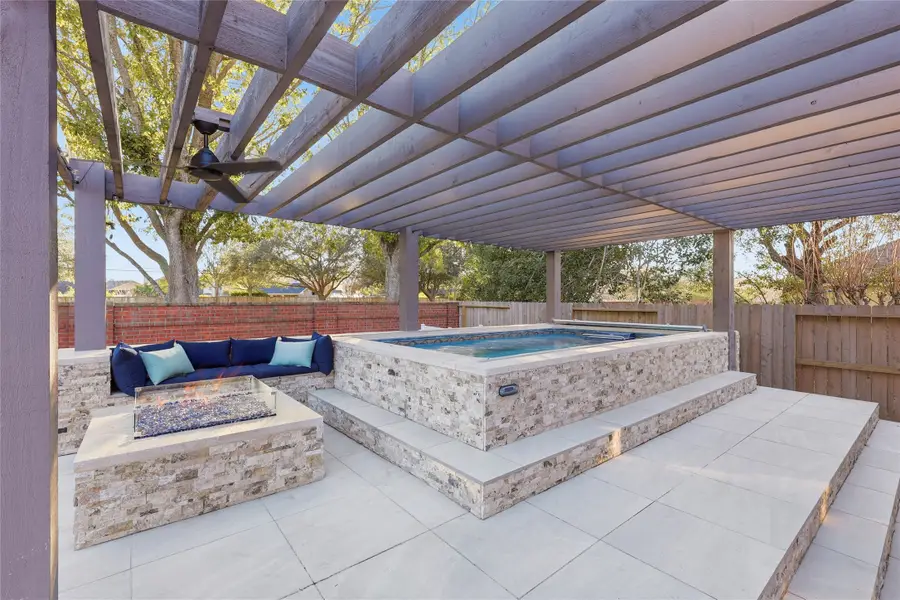 3126 Wickwood Court, Pearland, TX 77584 - Image #2