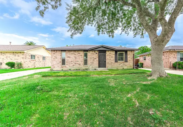 4705 Pine Street, Pasadena, TX 77586