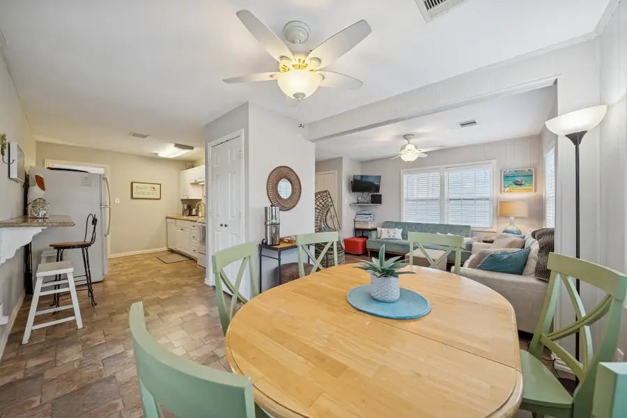 4121 Las Palmas Street, Galveston, TX 77554 - Image #3