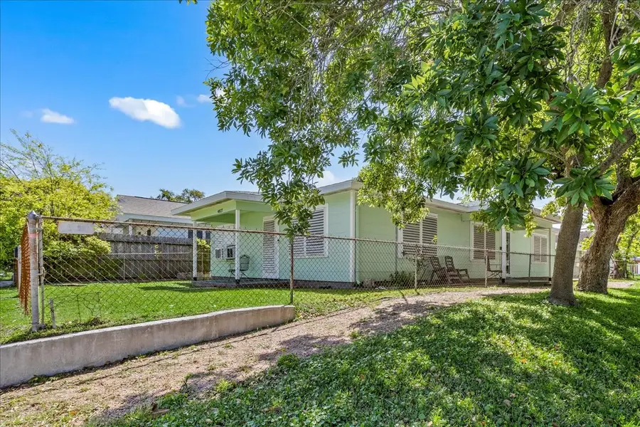 4827 Avenue Q 1/2, Galveston, TX 77551 - #2