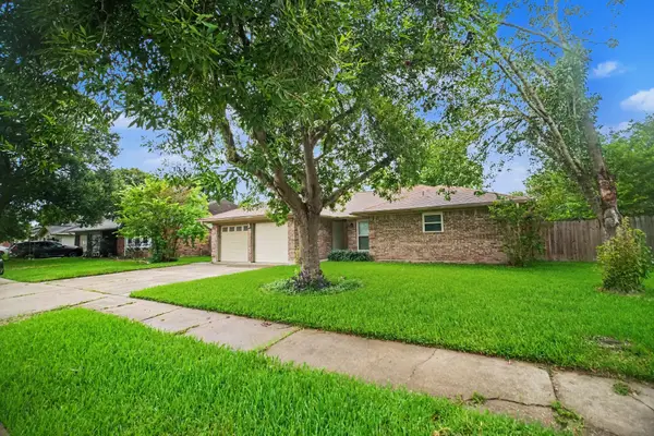 2313 Goodrich Street, Pearland, TX 77581