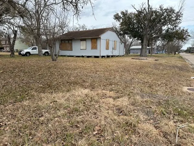 621 S Iowa, La Porte, TX 77571 - #3