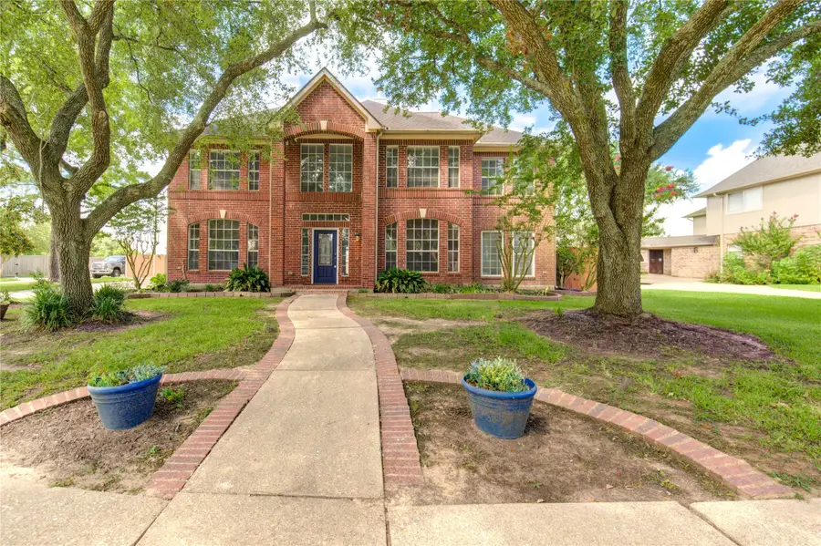 1016 Applewood Drive, Friendswood, TX 77546 - Image #3