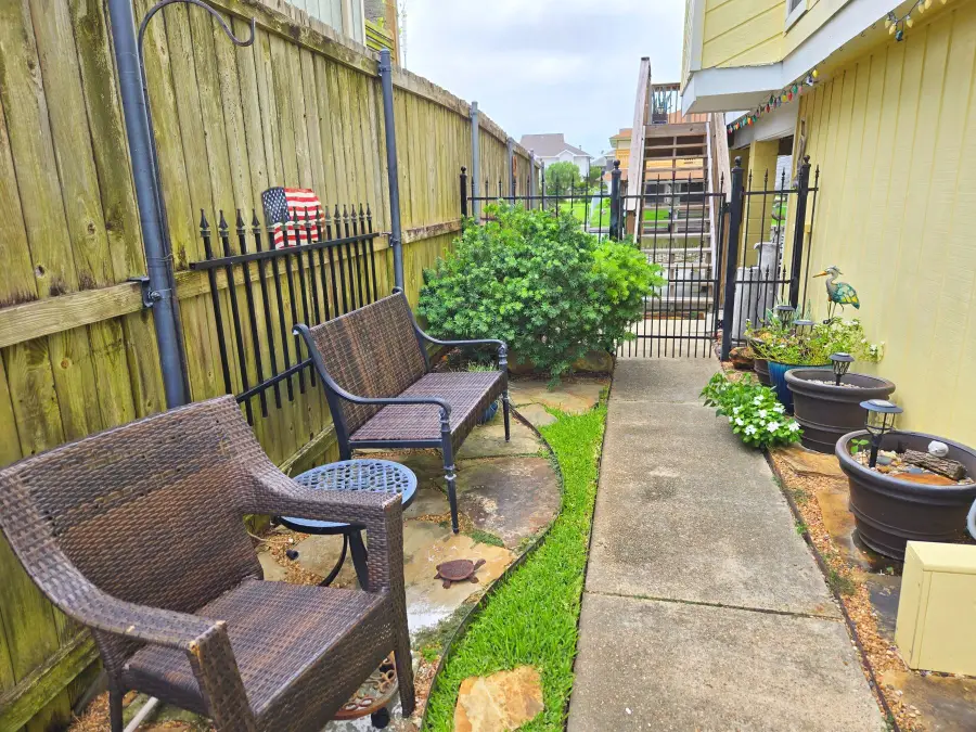 1 N Pelican Street, La Marque, TX 77568 - #3