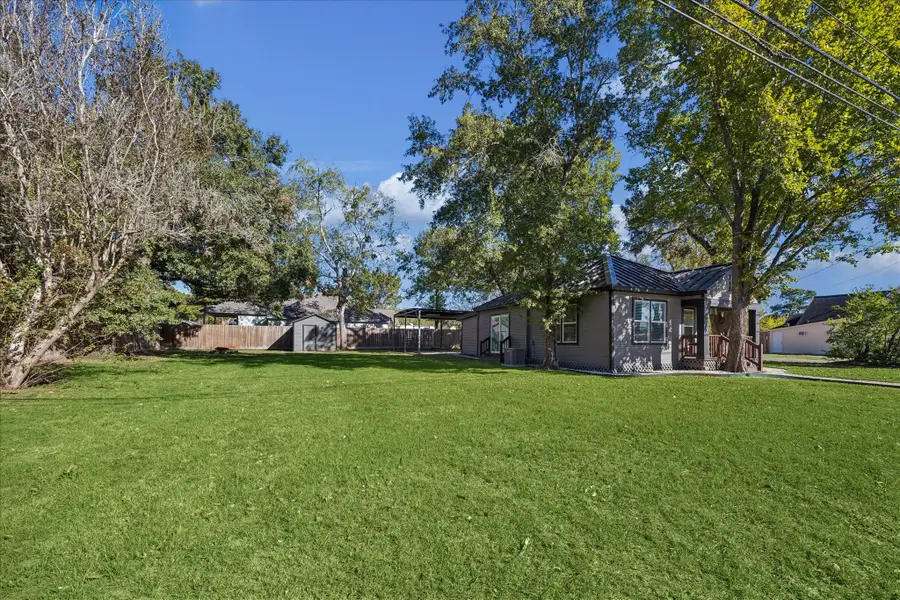 605 N Meyer Street, Sealy, TX 77474 - Image #3