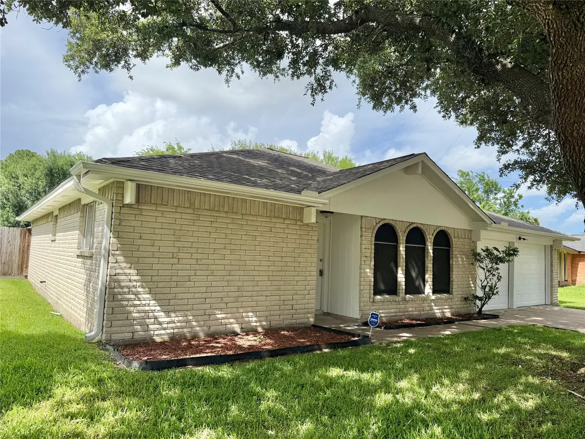 8306 Bee Meadow Lane, Stafford Missouri City, TX 77489 - #1