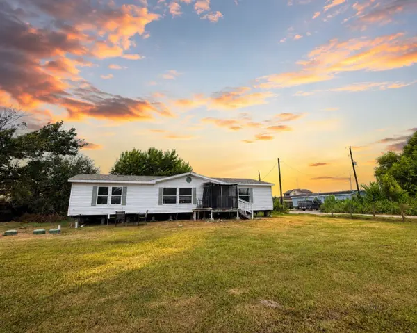 1722 Dolores Street, Rosharon, TX 77583