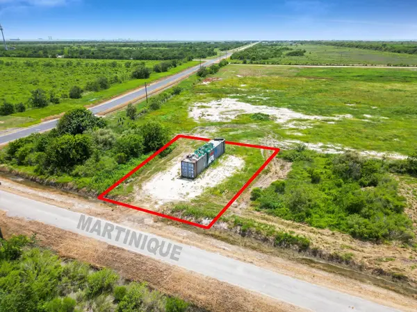 1305 Martinque Lane, Port Bolivar, TX 77650