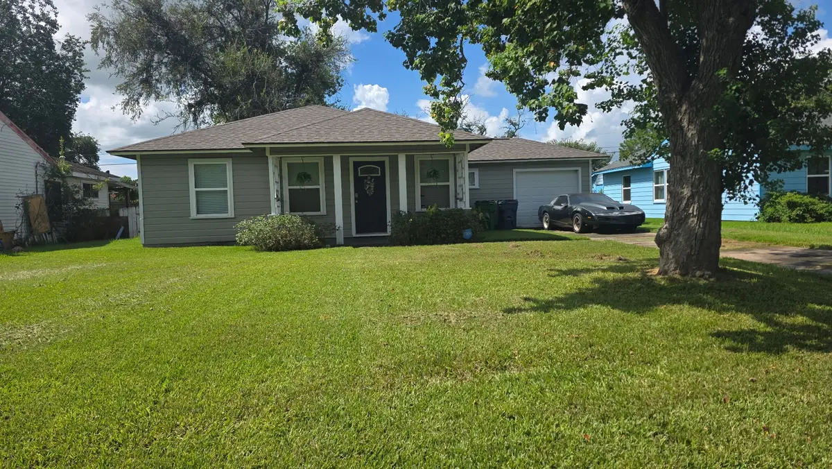 1208 Chevy Chase Drive, Angleton, TX 77515 - #1