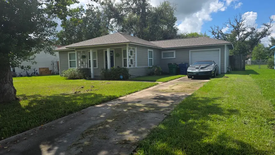 1208 Chevy Chase Drive, Angleton, TX 77515 - #2
