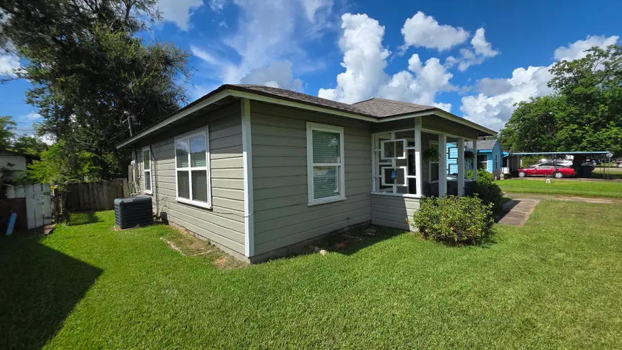 1208 Chevy Chase Drive, Angleton, TX 77515 - #3