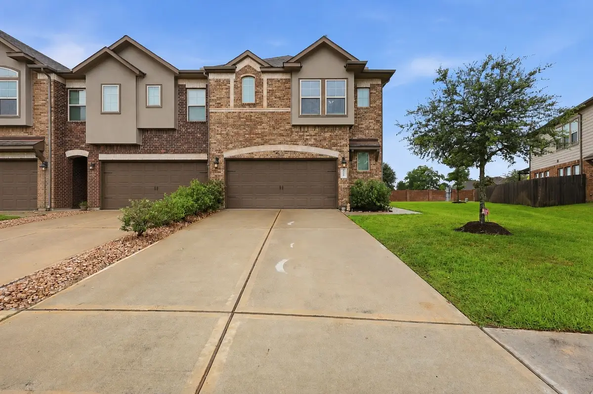 3725 Lancer Circle, Pearland, TX 77581 - #1