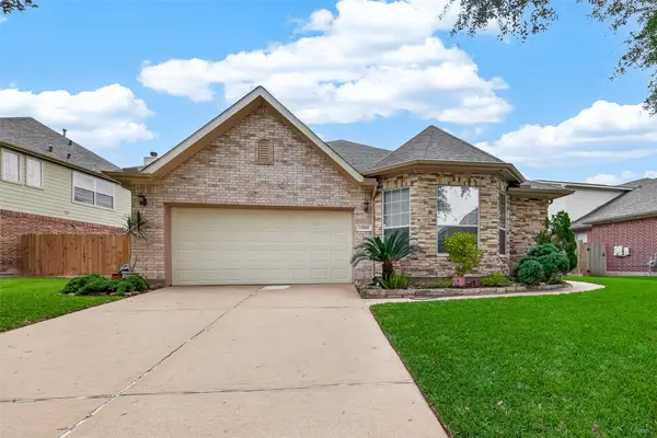 13719 Saxony Drive, Sugar Land, TX 77498