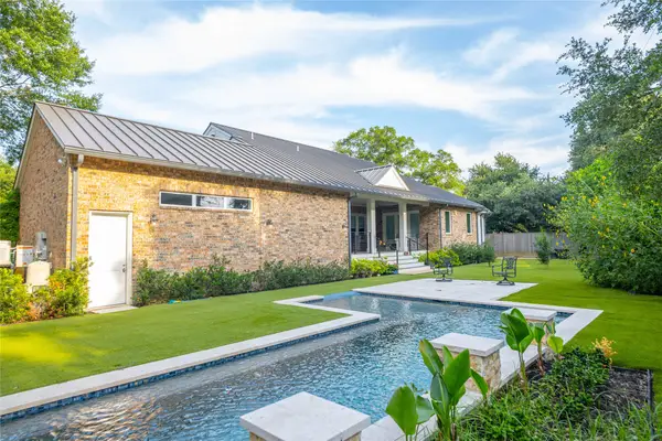 10614 Moonlight Drive, Houston, TX 77096