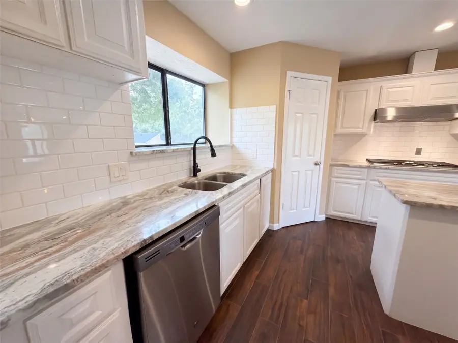 63 April Wind Drive S, Montgomery, TX 77356 - #2