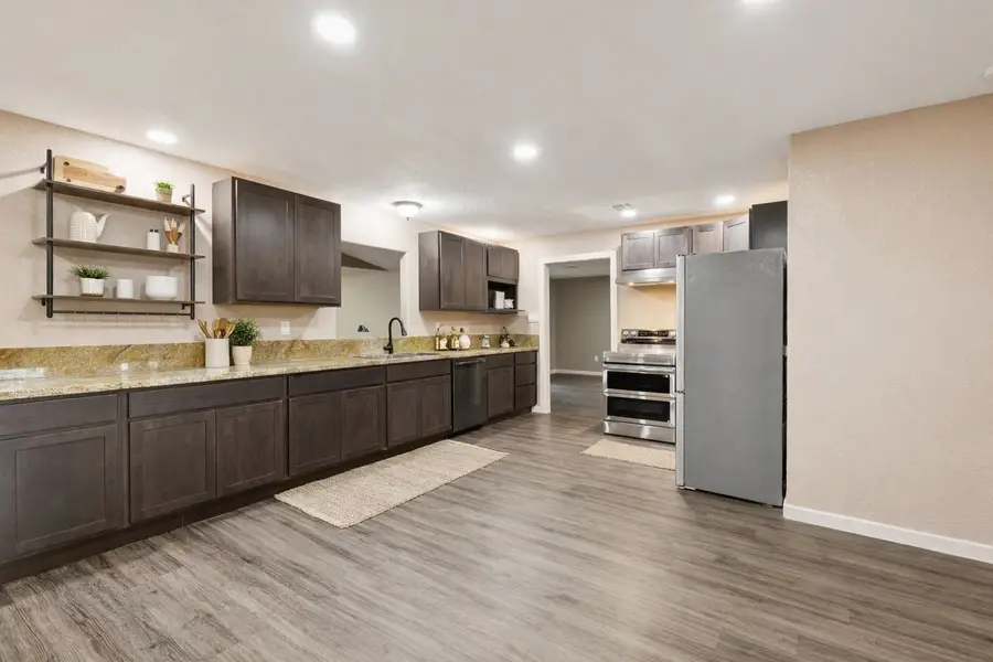 185 Hunters Lane, Sweeny, TX 77480 - #3