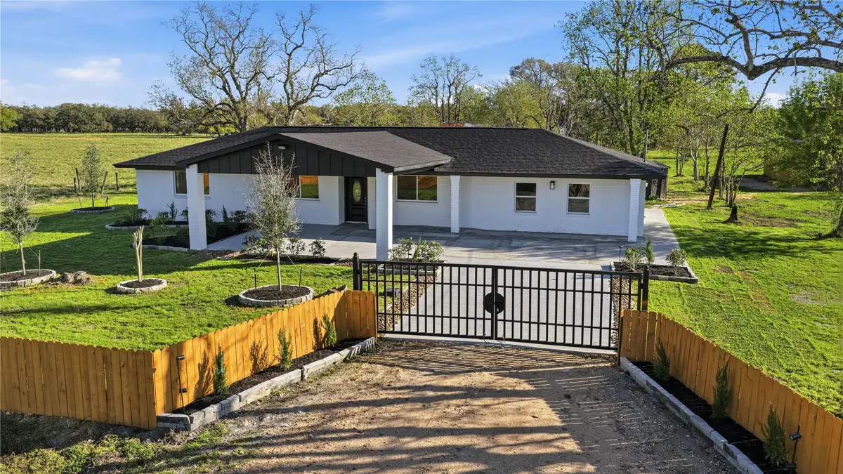 6623 County Road 4, Damon, TX 77430 - #1