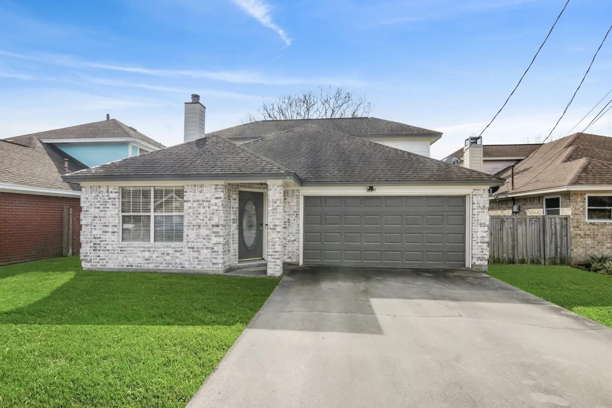 3931 Suncrest Drive, Groves, TX 77619 - #1