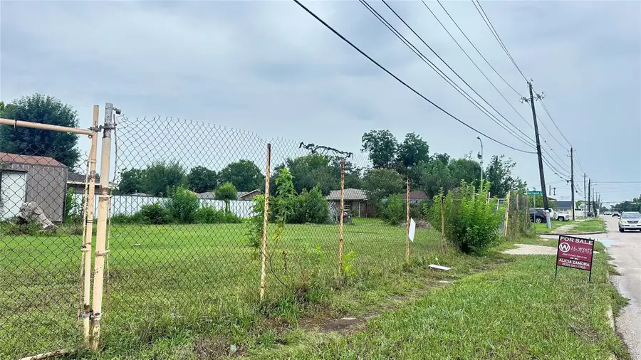 1916 Peachwood Drive, Pasadena, TX 77502 - #2