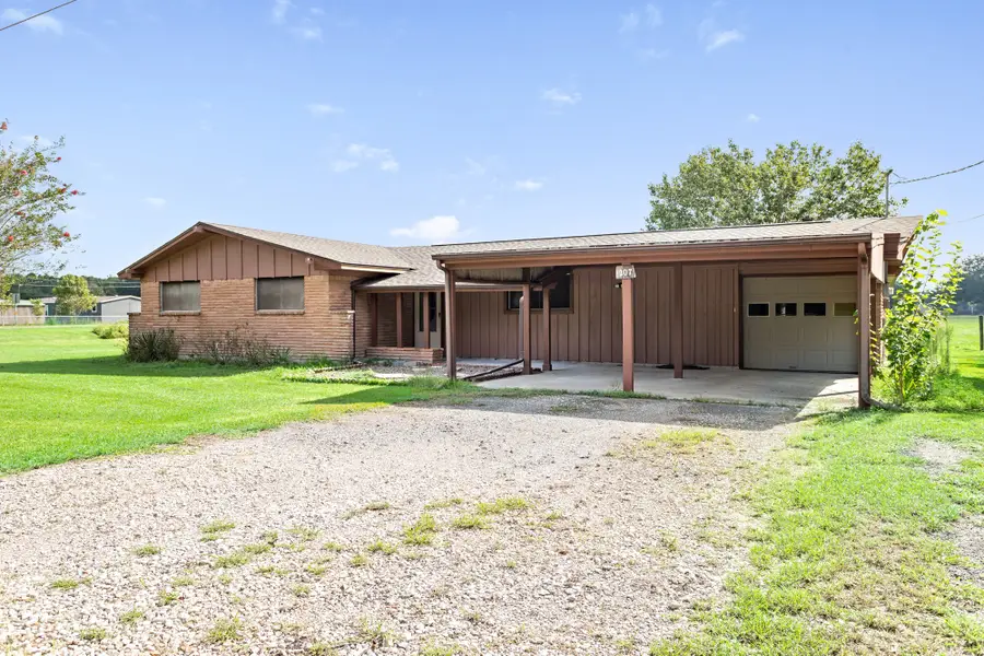 207 N Carter Road, Winnie, TX 77665 - #2