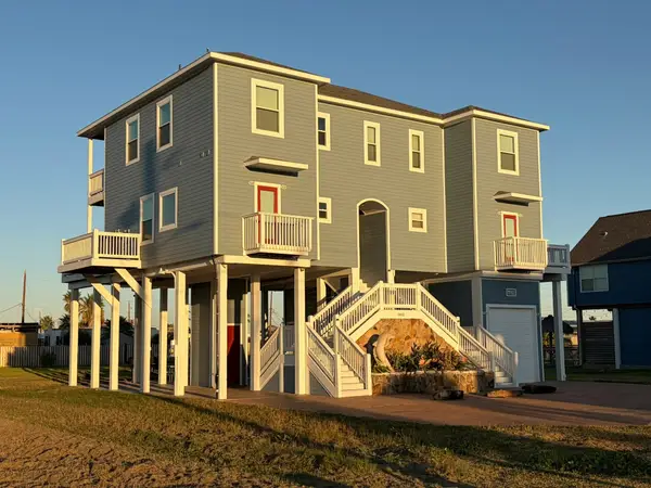 18111 Shaman Drive, Galveston, TX 77554