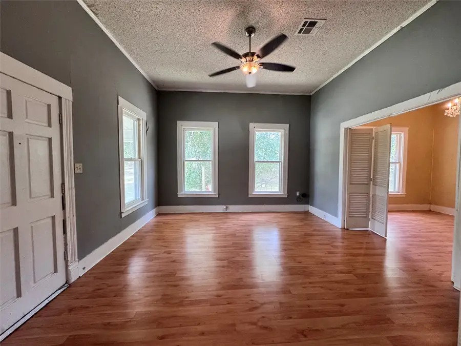 106 W Prairie Avenue, Eagle Lake, TX 77434 - #3