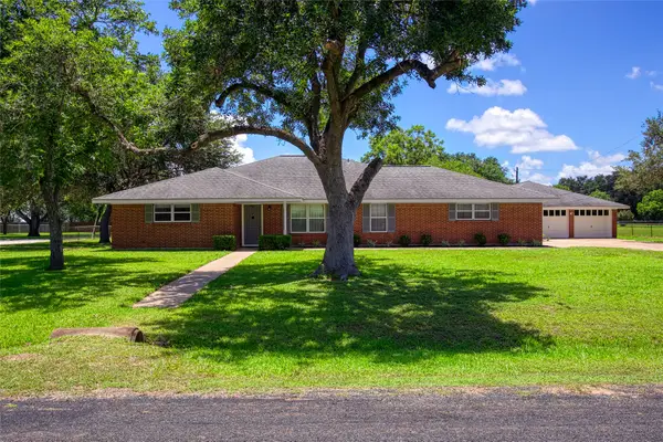 502 Cannon Road, Victoria, TX 77904