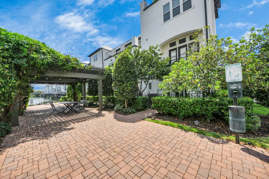 8928 Lakeshore Bend Drive, Houston, TX 77080 - Image #2