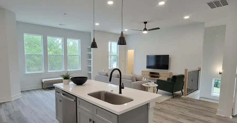 4922 Hoover Street #E, Houston, TX 77092 - Image #2