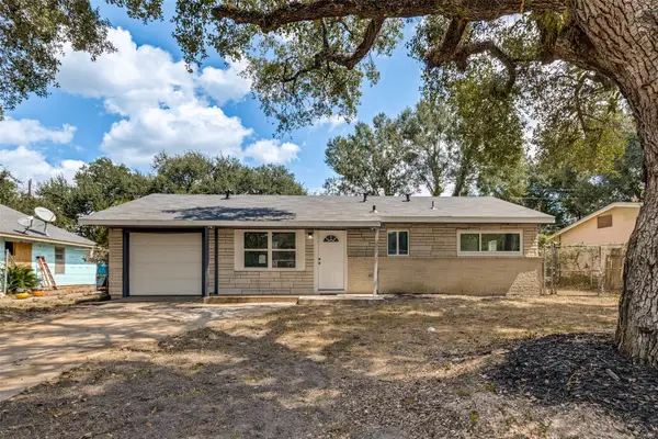 200 Pine Street, Prairie View, TX 77445