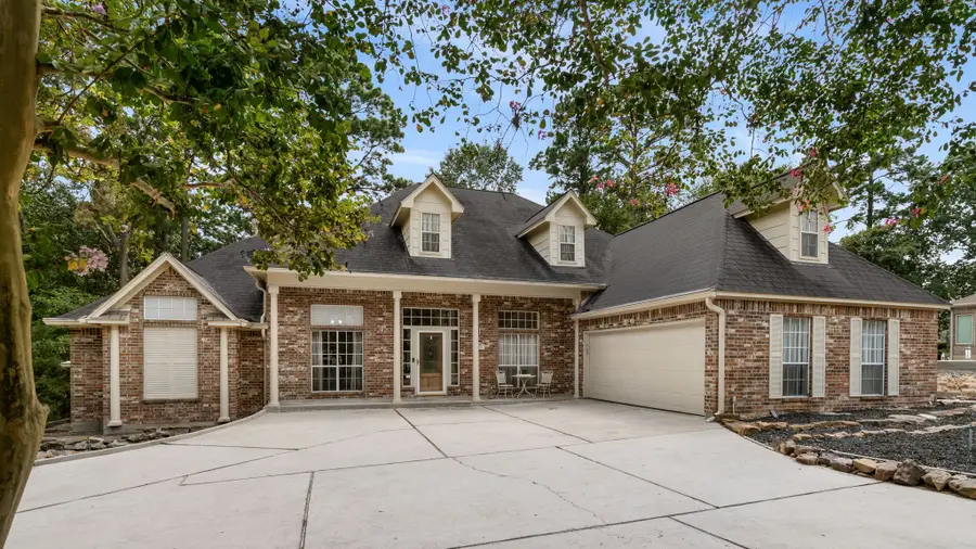 221 N Woodside Lane, Montgomery, TX 77356 - Image #2