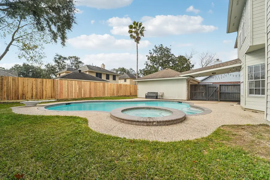 1808 N Mission Circle, Friendswood, TX 77546 - #2