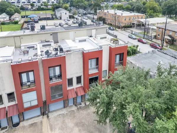 310 S Jensen Drive #2, Houston, TX 77003