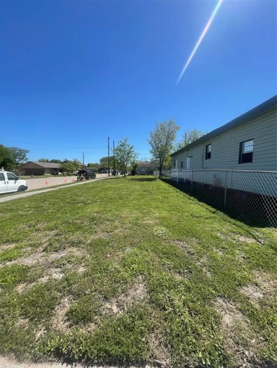 5601 Avenue L, Galveston, TX 77551 - #2