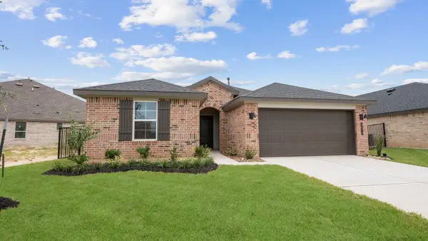 13 Robin Court, Angleton, TX 77515