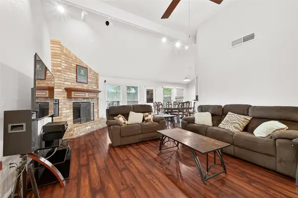15343 Meadow Village Drive, Houston, TX 77095