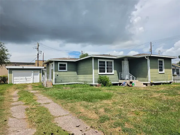 5902 Avenue S 1/2, Galveston, TX 77551