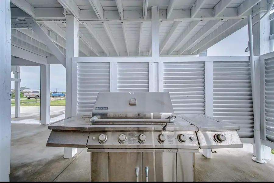 1256 E Canal Drive, Crystal Beach, TX 77650 - Image #2