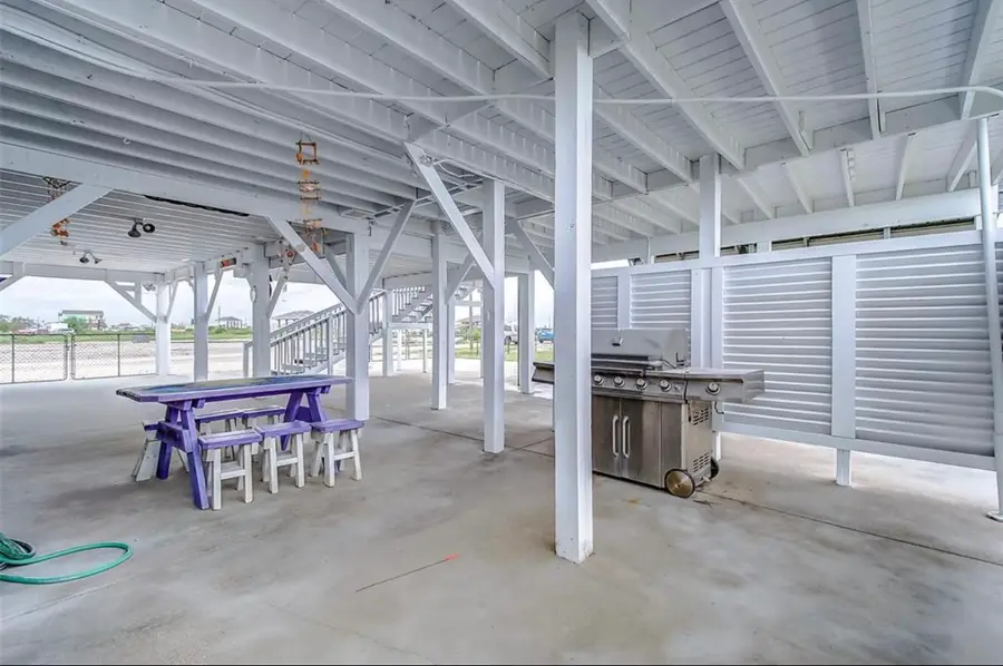 1256 E Canal Drive, Crystal Beach, TX 77650 - Image #3