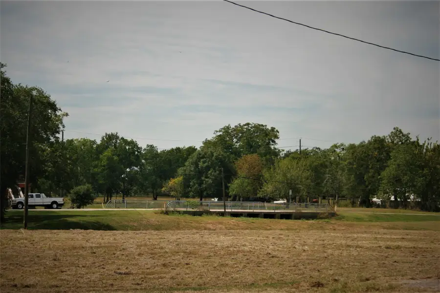 5815 Commerce Street, Wallis, TX 77485 - #3