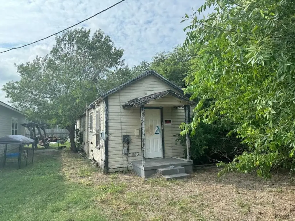 712 Park Street, Sinton, TX 78387 - Image #1