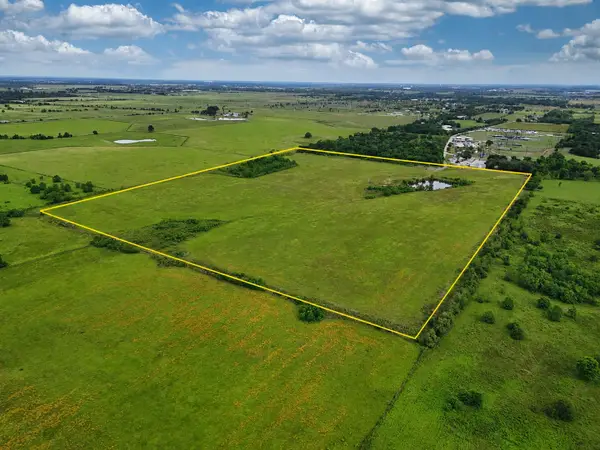 33753 Betka Road, Waller, TX 77484